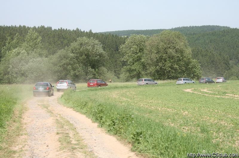 Nase spanila jizda k prehrade... Priznavame, ze cesta byla spis pro offroady,  ALE NENI NIC, CO BY C5 NEDALA! :-D